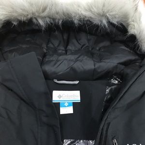 Columbia women’s Ava Alpine insulated jacket in black